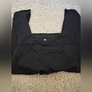 Lululemon crop pants with mesh